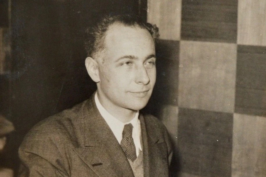 Les essais littéraires d'Aragon en Pléiade et ses textes de combat des années 30 Littérature 