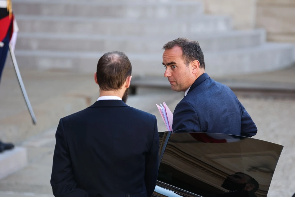 La suspension de la réforme des retraites temporise la crise de régime Sénat Assemblée nationale Gouvernement Macron Budget 2026 