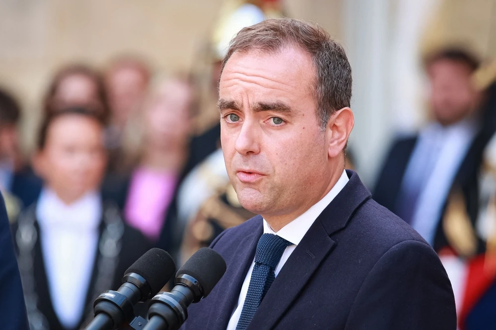 Lecornu démissionne, Macron face à ses responsabilités Sénat Assemblée nationale Gouvernement Macron 