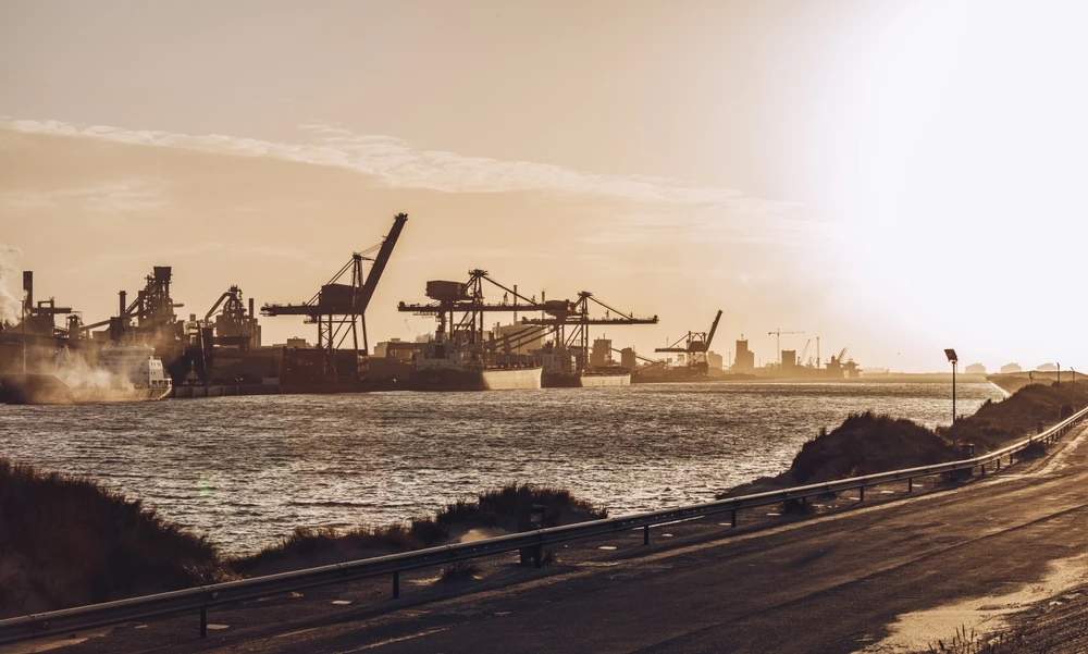 La France continue de se désindustrialiser, quoi qu'en dise le gouvernement Industrie Automobile Dunkerque Sidérurgie ArcelorMittal 