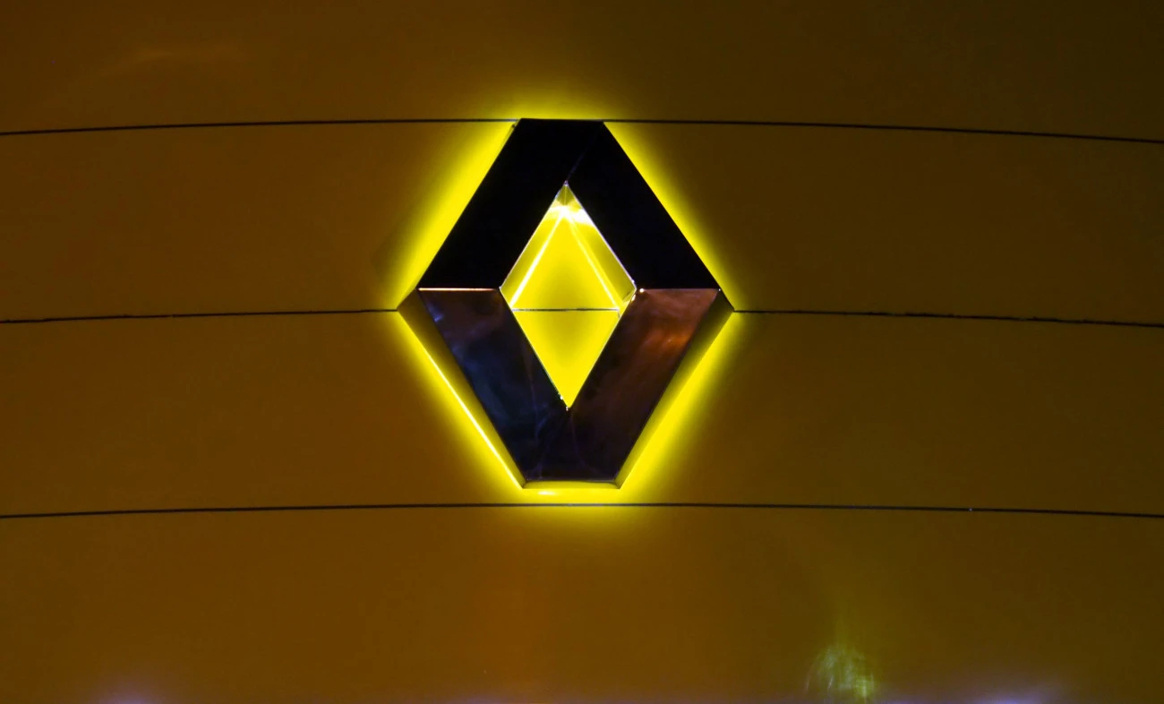 Renault cherche à recoller les morceaux et se réintègre en partie Industrie Automobile Renault 