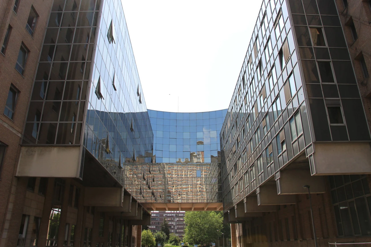 Les communistes dénoncent l'autoritarisme et l'opacité du président Poiret PCF Gouvernement 