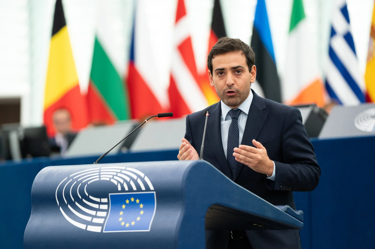 L'Union européenne panique face à la guerre commerciale Chine États-Unis Union européenne Guerre commerciale Terres rares Nexperia 