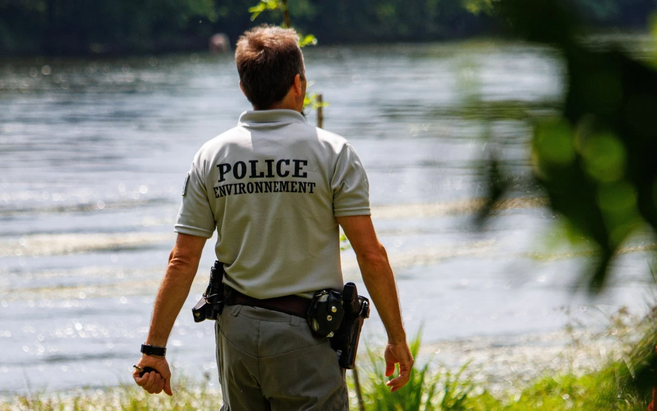 Des agents de l'OFB malmenés et menacés Environnement Syndicalisme Biodiversité 