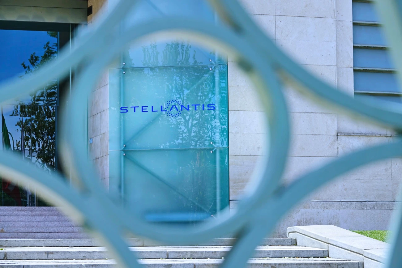 Comment Stellantis s'est retrouvé dans le rouge vif après des années de domination Industrie Automobile Stellantis 