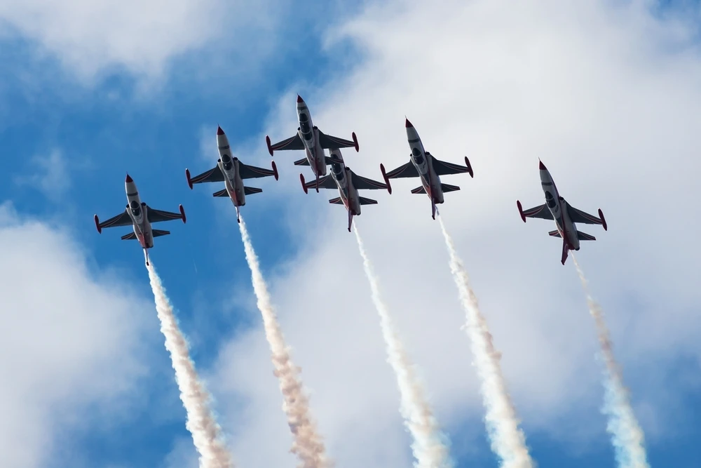 Les industriels de l'armement en plein boum Armement Commerce Guerre Finance 