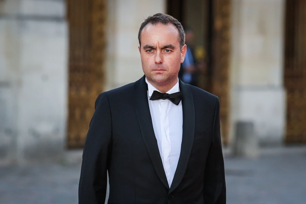 Carton rouge contre carte blanche Gouvernement Macron Budget 2026 