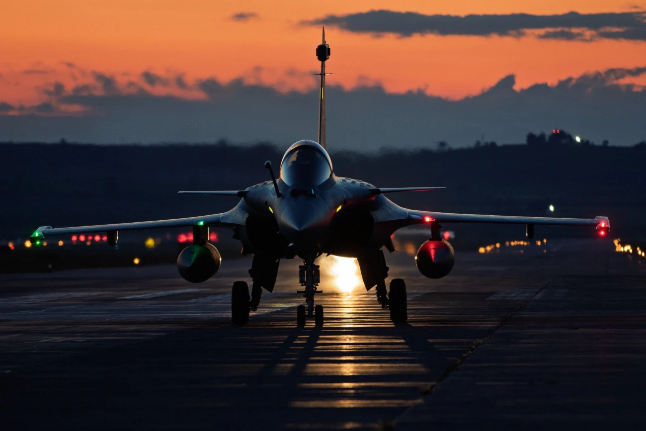 Propagande et démagogie en Rafale, un accord pour masquer la débâcle et la corruption Ukraine Conflit ukraino-russe Armement Macron 