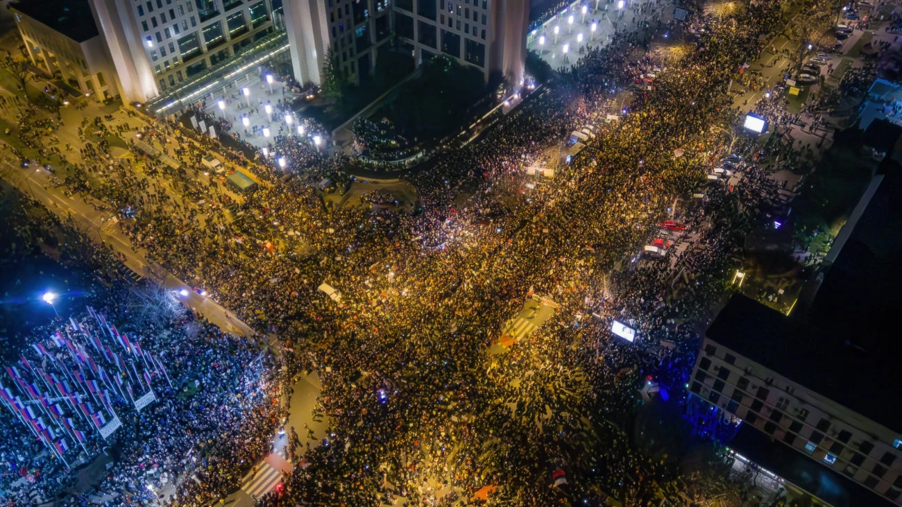 Une contestation historique secoue la Serbie Luttes Serbie 