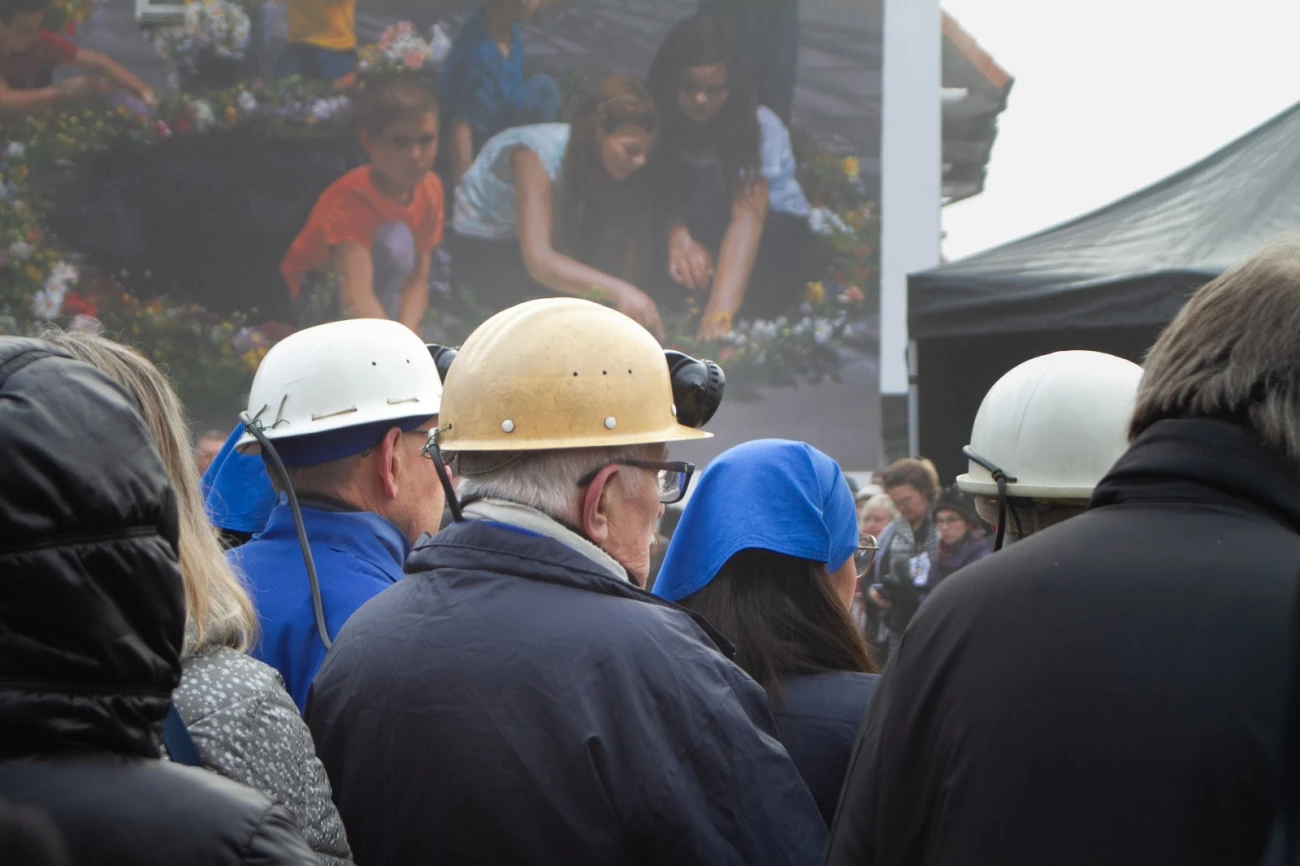 Quand la mine poussait ses derniers feux Catastrophe de Liévin 