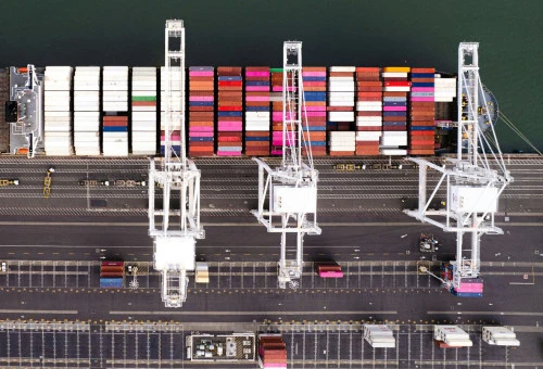 Porte conteneur, maillon essentielle des chaînes de valeur, de production et d'approvisionnement