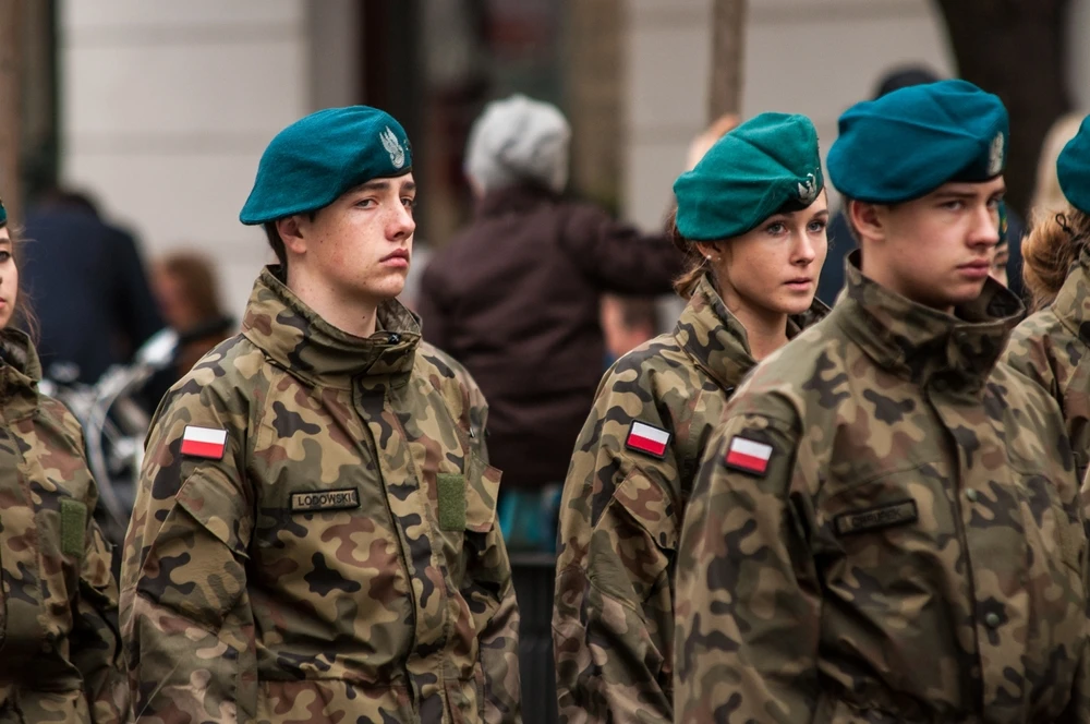 La Pologne ouvre la voie à une dette européenne militaire Pologne Guerre États-Unis Union européenne 