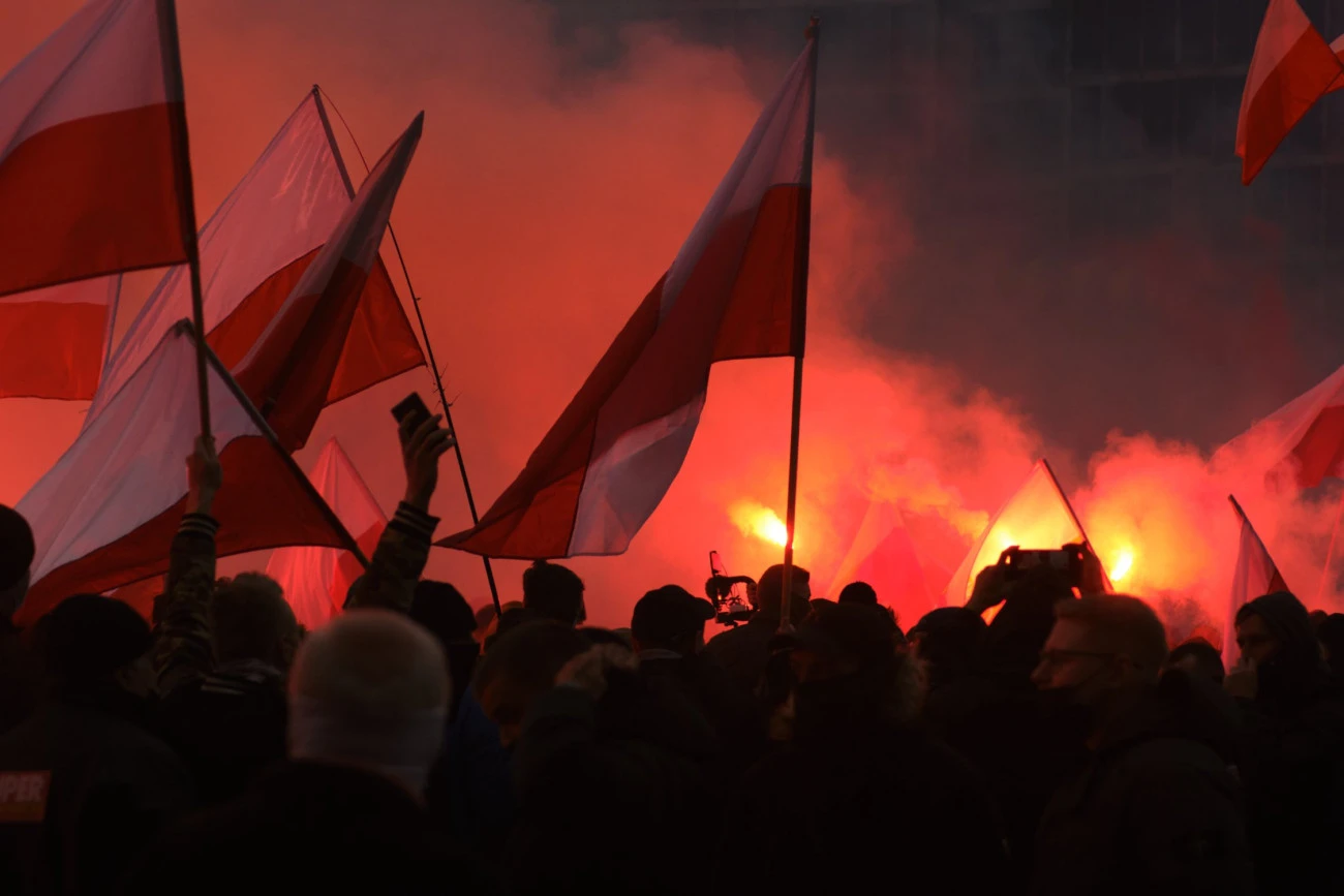 L'interdiction du Parti communiste ravive la bataille mémorielle et constitutionnelle Pologne 