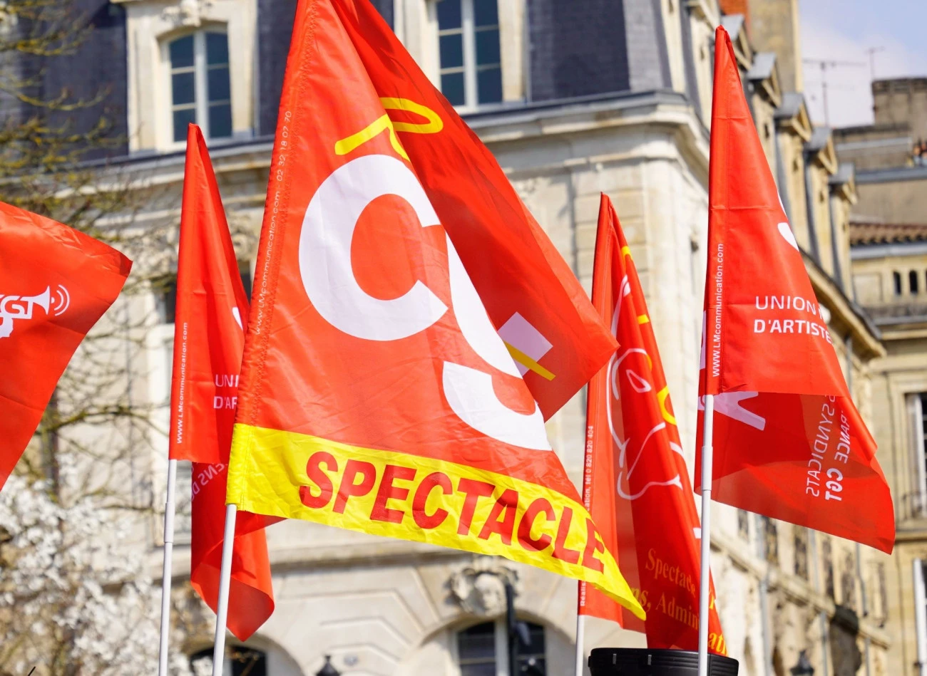 La grève des artistes se poursuit à l'Escapade Extrême droite Théâtre 